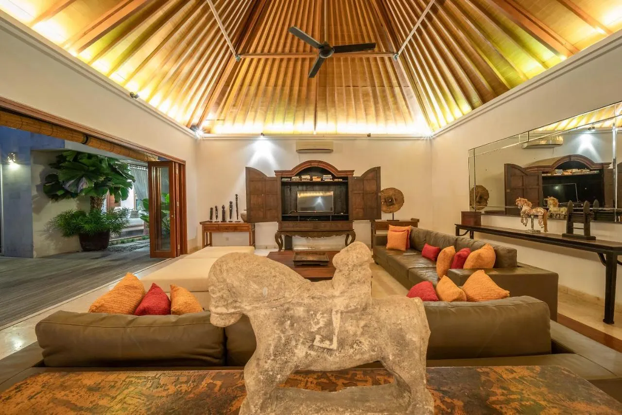Villa Rubina - Luxury Pool Villa In Batu Belig Next To The Beach! Seminyak  Holiday home